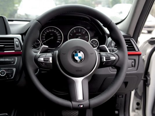 BMW F10 F07 M Sport Steering wheel Retrofit ( 5 series ) – EZtuning